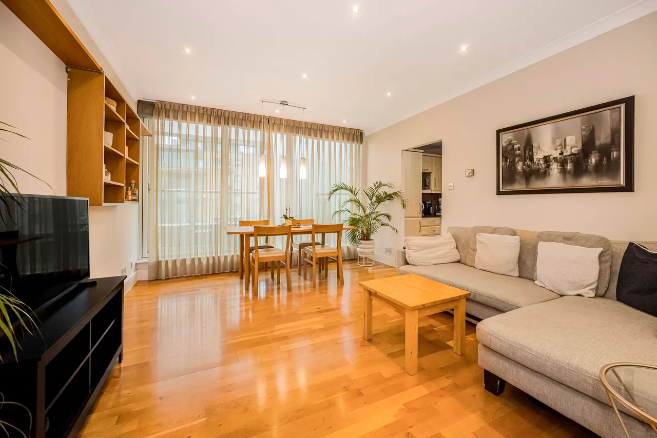 2 bed flat for sale — London, E14 5GA