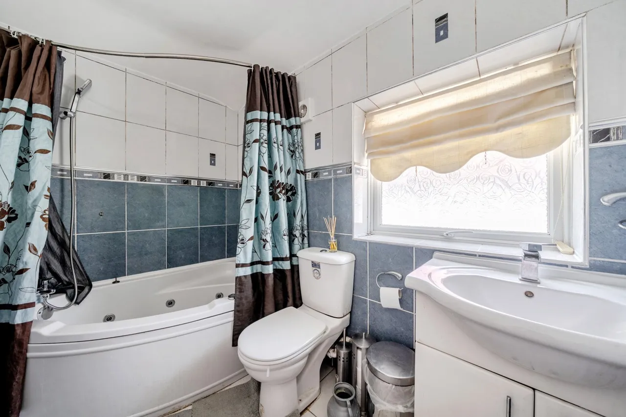 Restons Crescent, SE9, photo 10