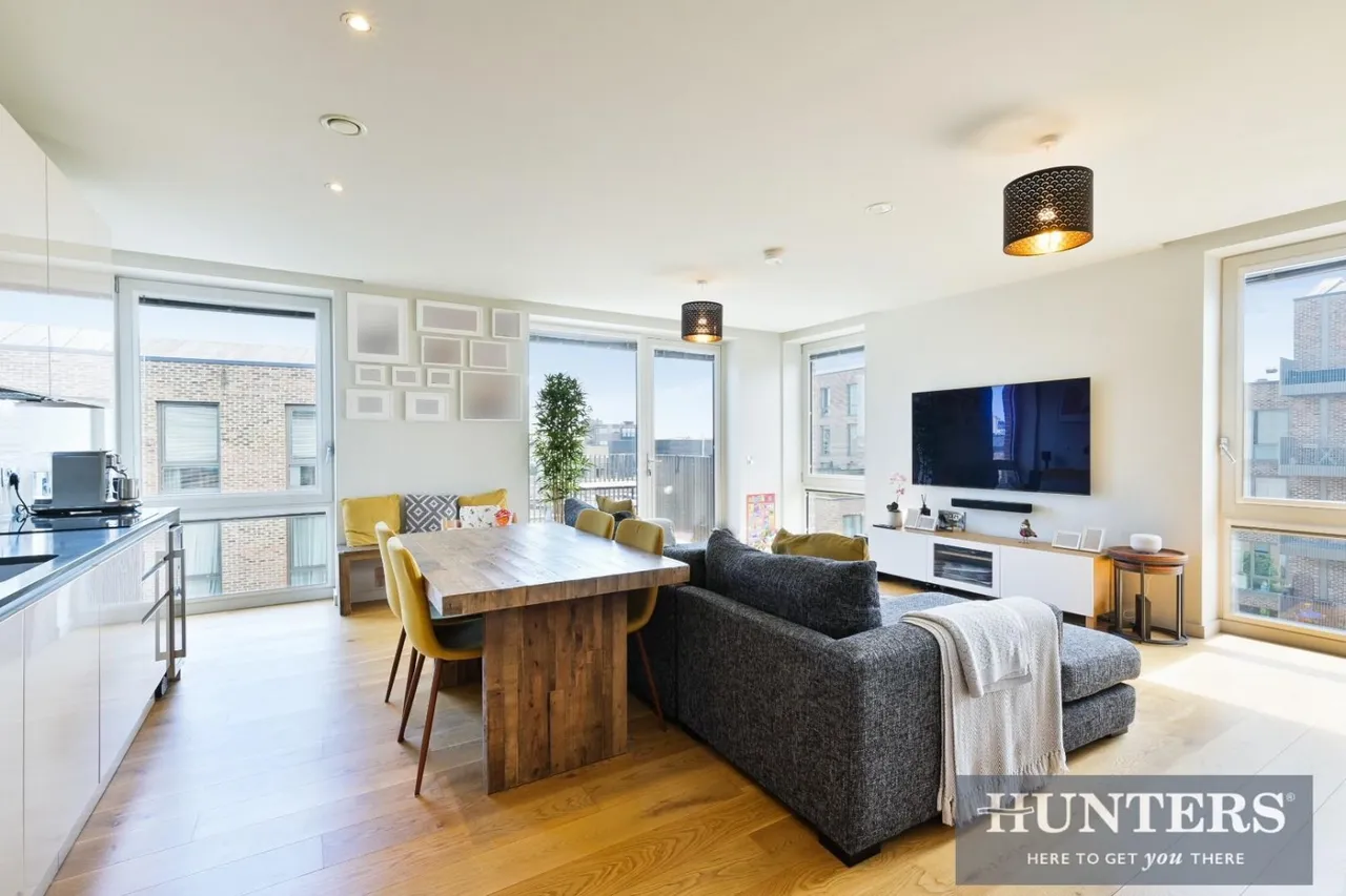 2 bed flat for sale — Paddlers Avenue, Brentford