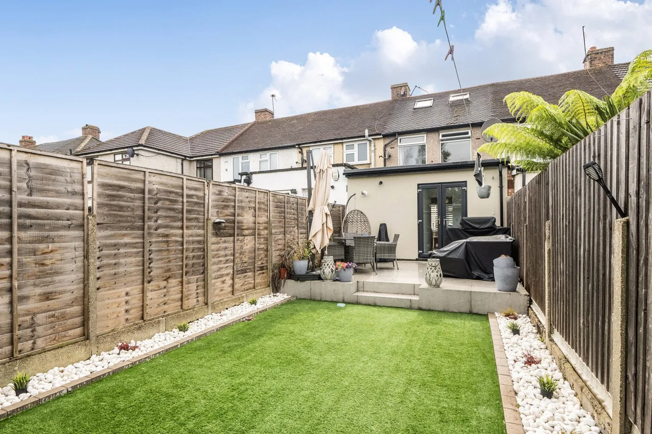 Harcourt Avenue, DA15, photo 16