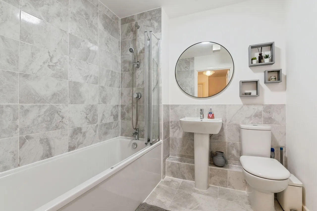Heriot Road, RAINHAM, Essex, RM13, photo 7