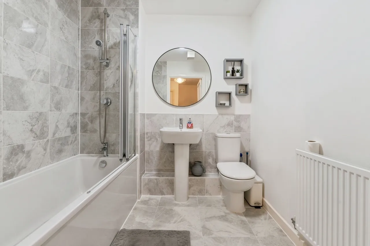 Heriot Road, RAINHAM, Essex, RM13, photo 13