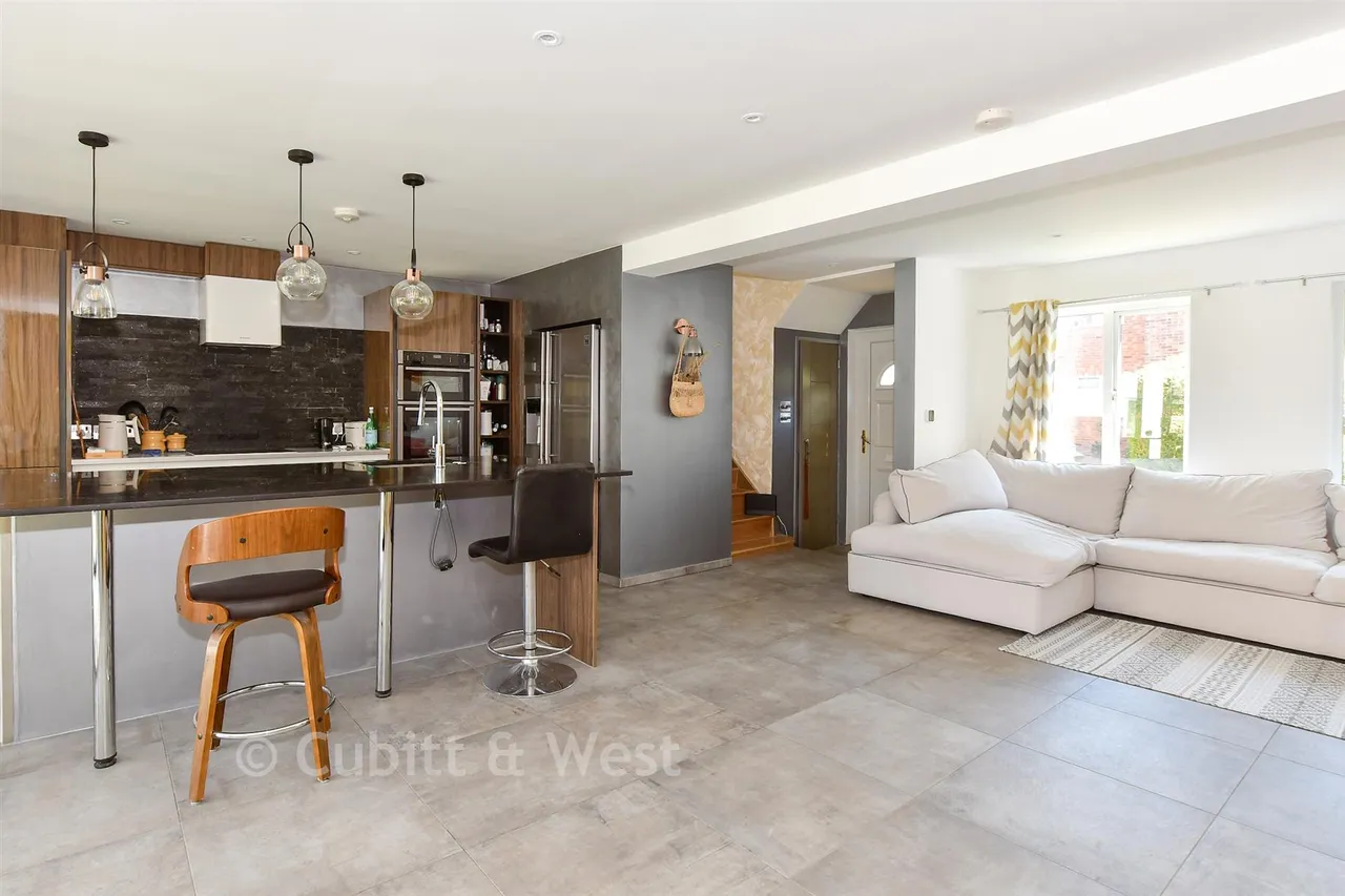 The Spinney, Pulborough, RH20, photo 3