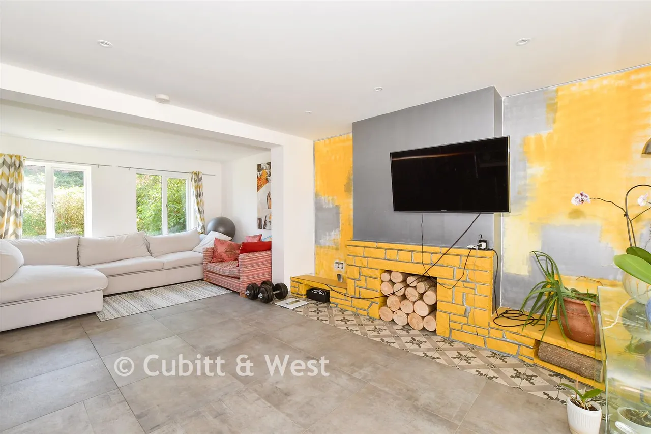 The Spinney, Pulborough, RH20, photo 5