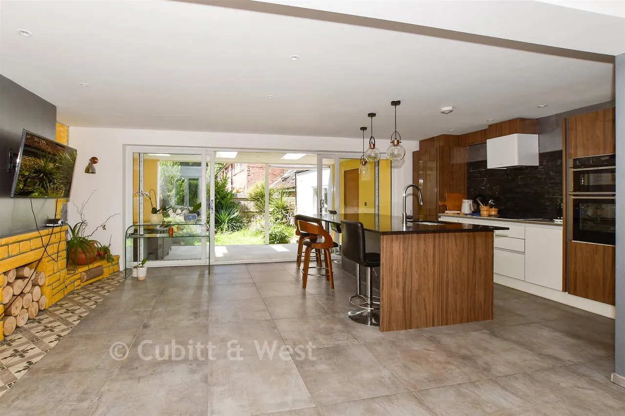 The Spinney, Pulborough, RH20, photo 2