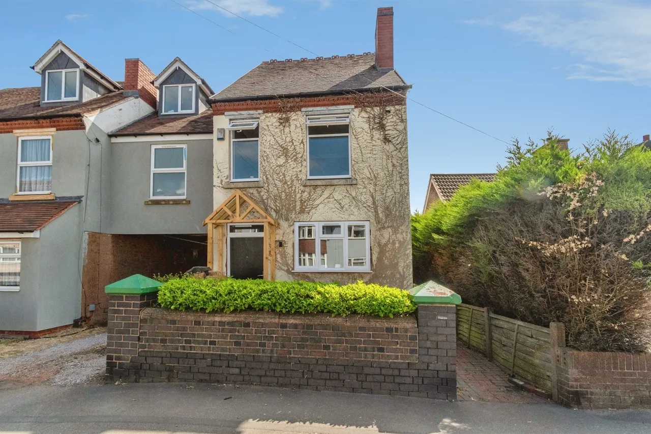 2 bed house for sale — Cannock Road, Cannock