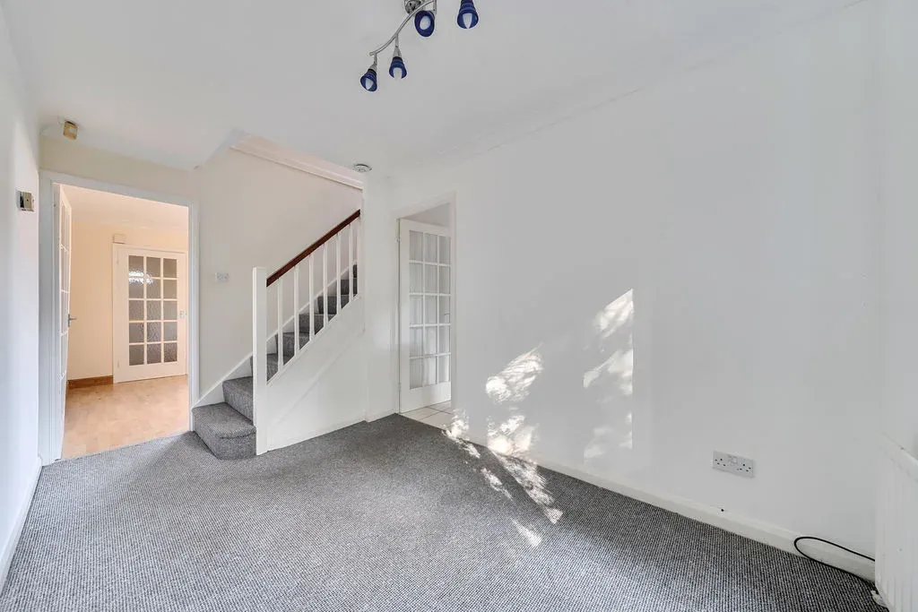 Rillington Gardens, Emerson Valley, Milton Keynes, Buckinghamshire, MK4 2EB, photo 6