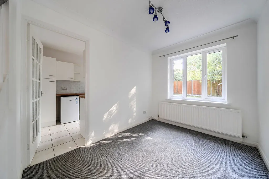 Rillington Gardens, Emerson Valley, Milton Keynes, Buckinghamshire, MK4 2EB, photo 7