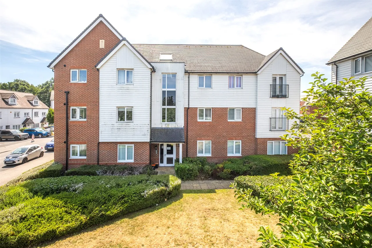 2 bed 2 bedroom property for sale, Vellum Drive, Sittingbourne, ME10