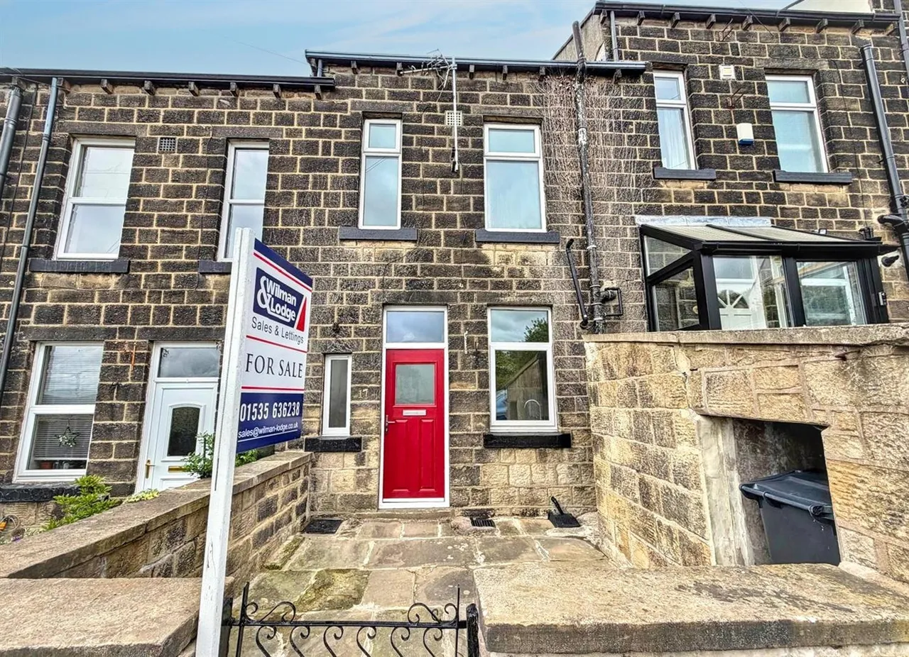 2 bed house for sale — Unity Street, Riddlesden, BD20 5PT