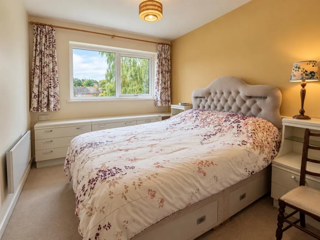Crendon Court, Caversham, photo 6