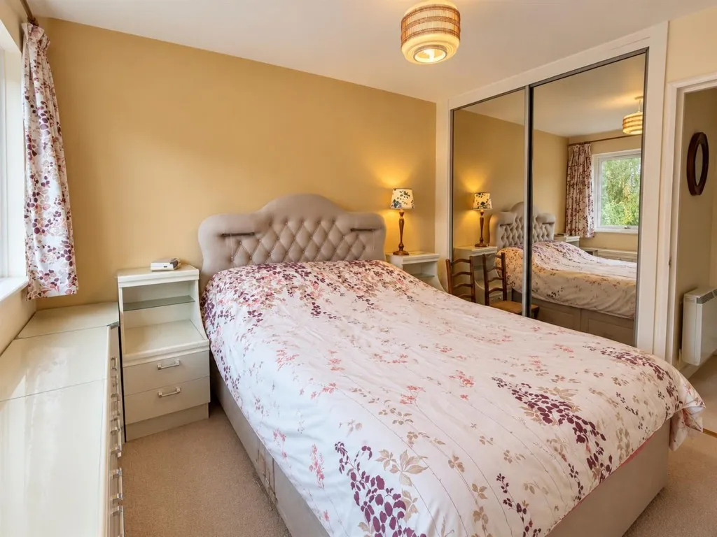 Crendon Court, Caversham, photo 7