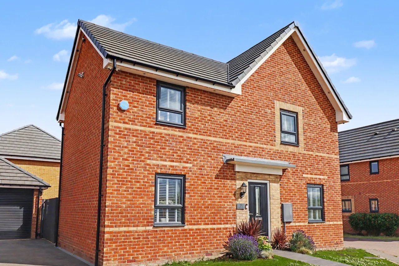 4 bed house for sale, Parkside Way, Rotherham