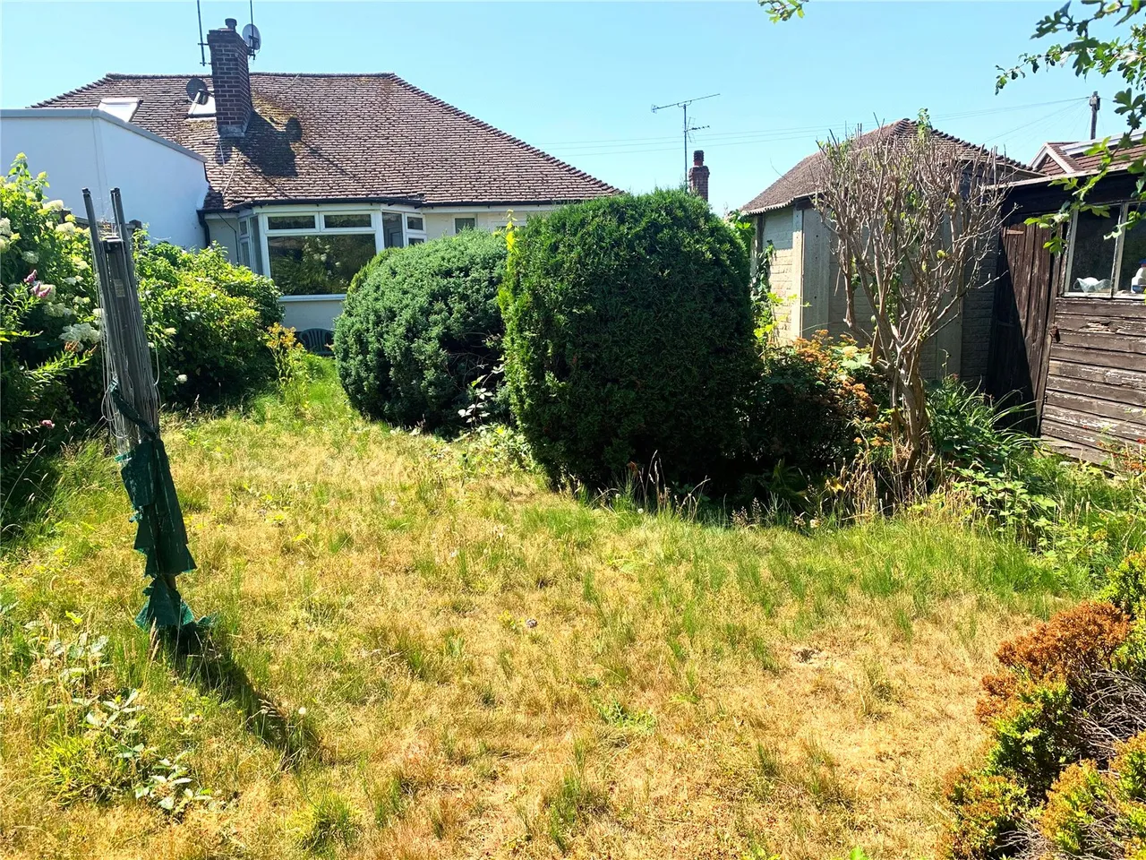 Linden Avenue, East Grinstead, RH19, photo 5