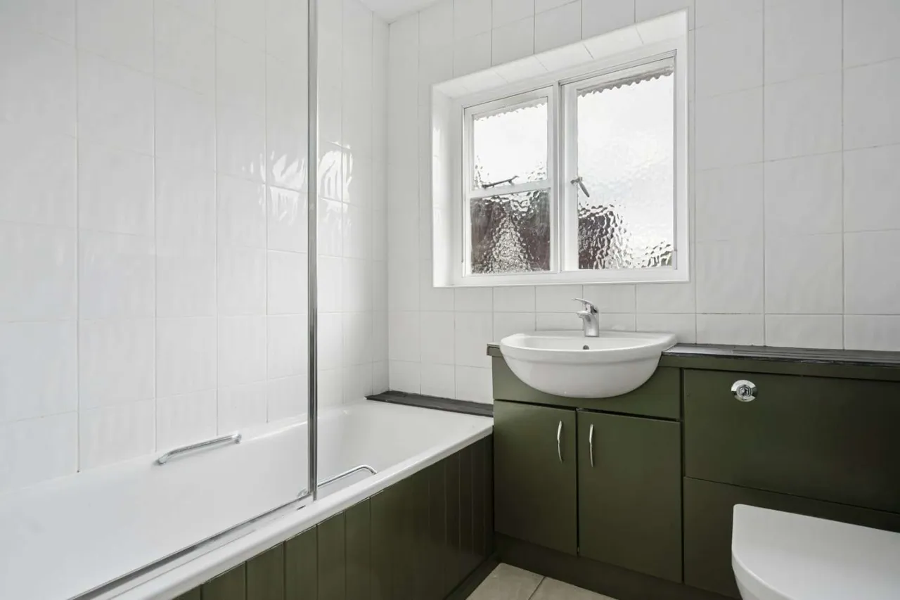 Wayside Court, Chesham Road, Amersham, Buckinghamshire, HP6 5ET, photo 12