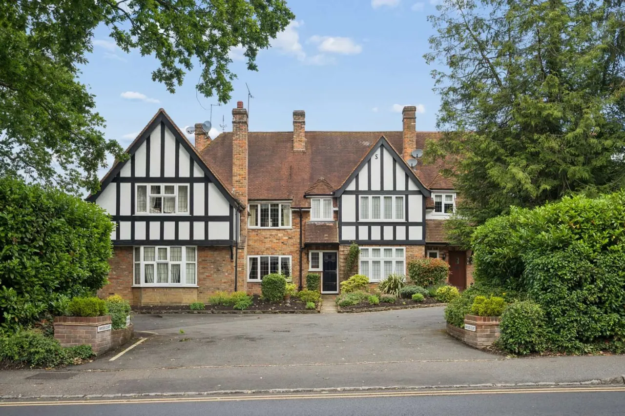 2 bed house for sale — Wayside Court, Chesham Road, Amersham, Buckinghamshire, HP6 5ET