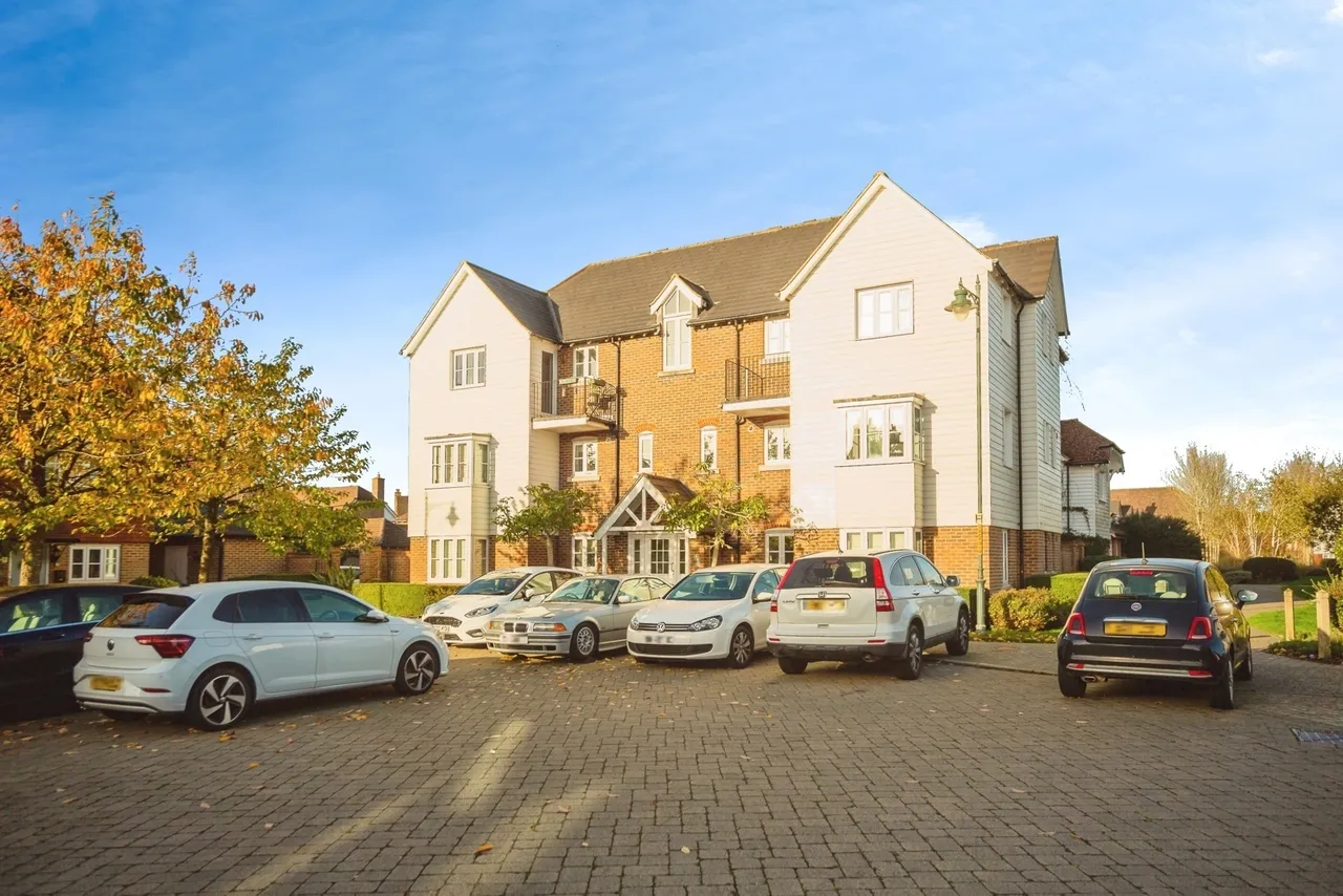 Amber Lane, Kings Hill, West Malling, Kent, ME19, photo 2