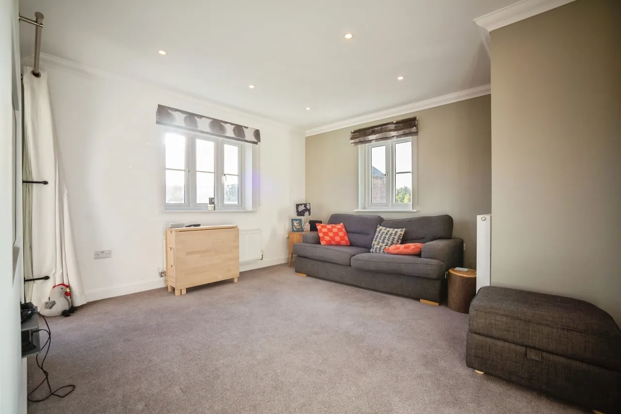 Amber Lane, Kings Hill, West Malling, Kent, ME19, photo 3