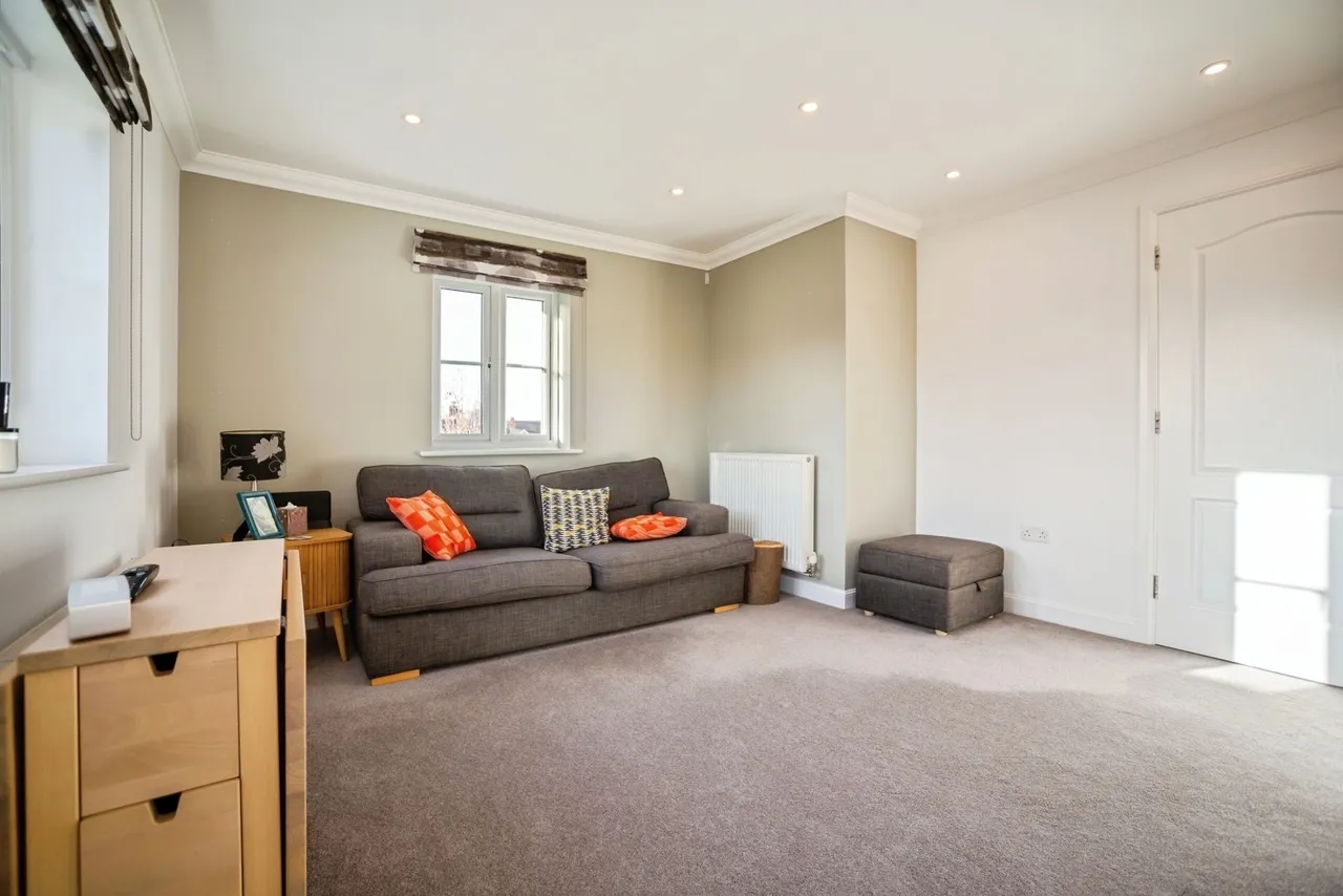 Amber Lane, Kings Hill, West Malling, Kent, ME19, photo 4