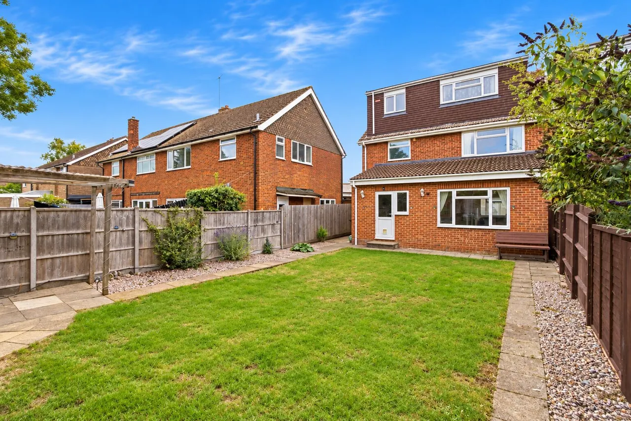 Leston Close, Dunstable, LU6, photo 17