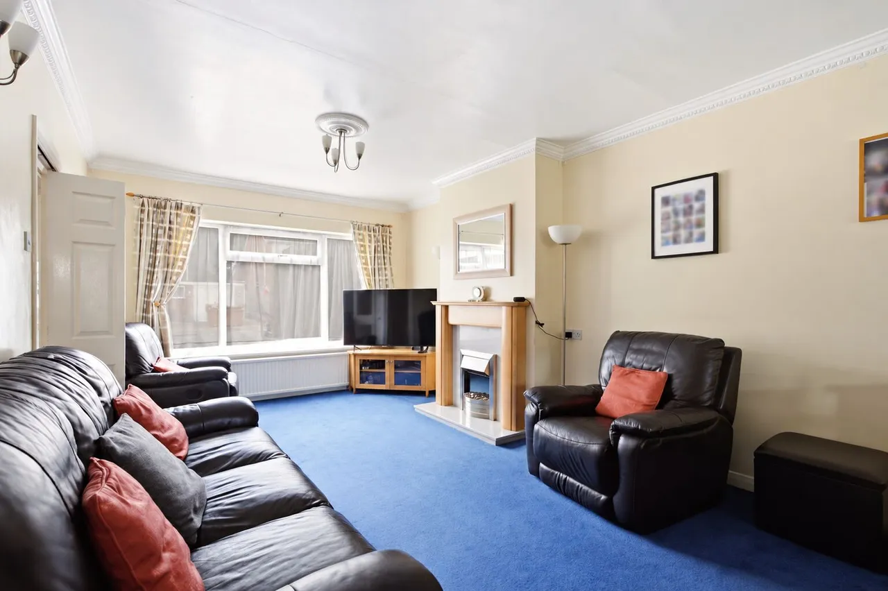 Leston Close, Dunstable, LU6, photo 3