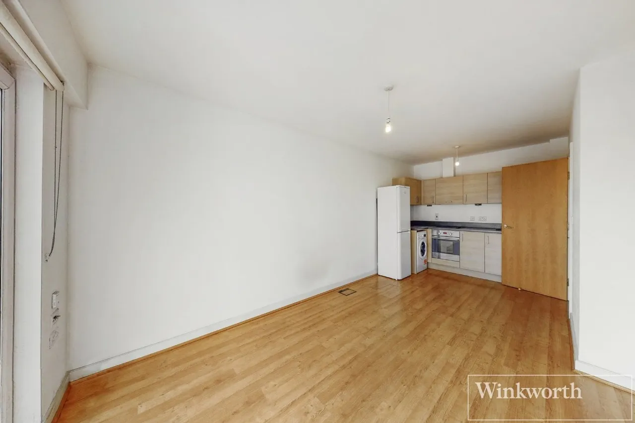 Bantam House, 6 Heritage Avenue, London, NW9, photo 2