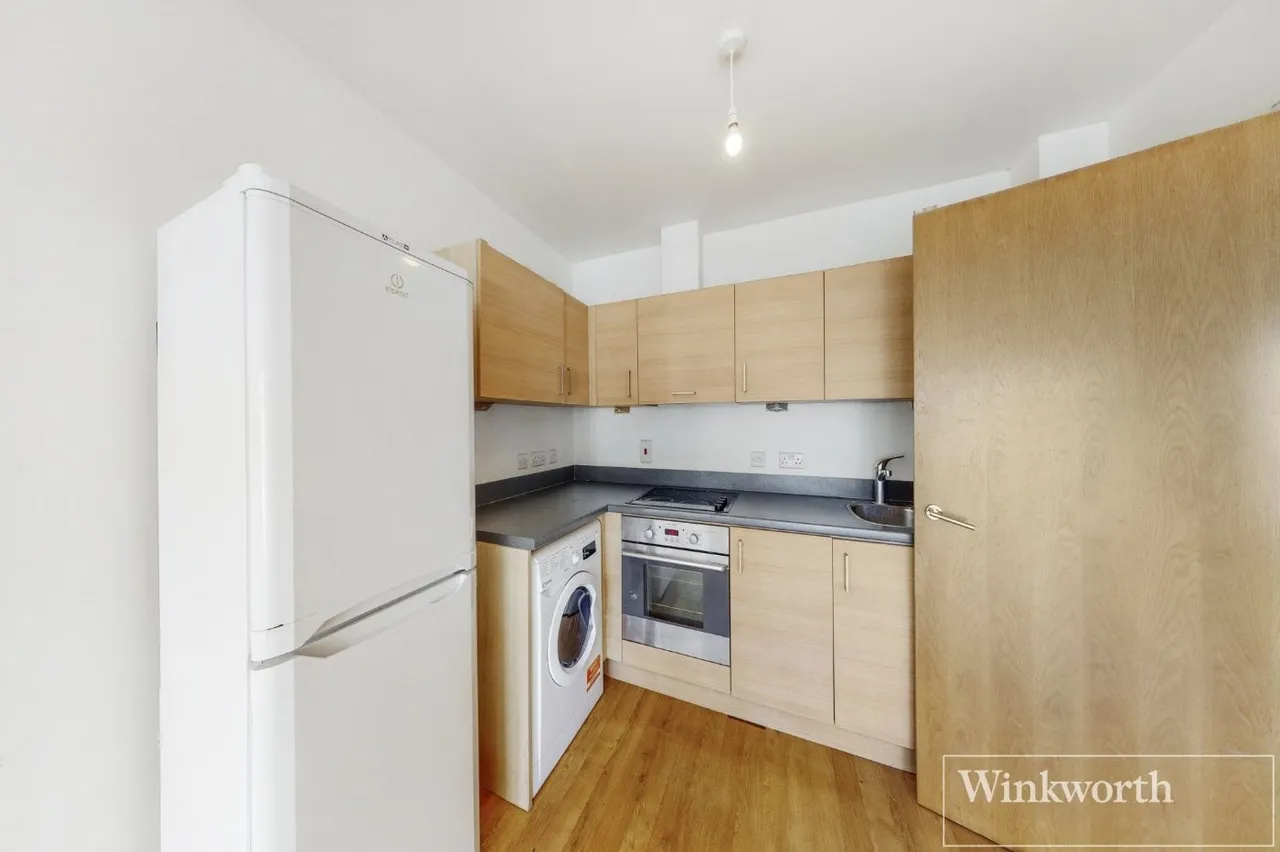 Bantam House, 6 Heritage Avenue, London, NW9, photo 4