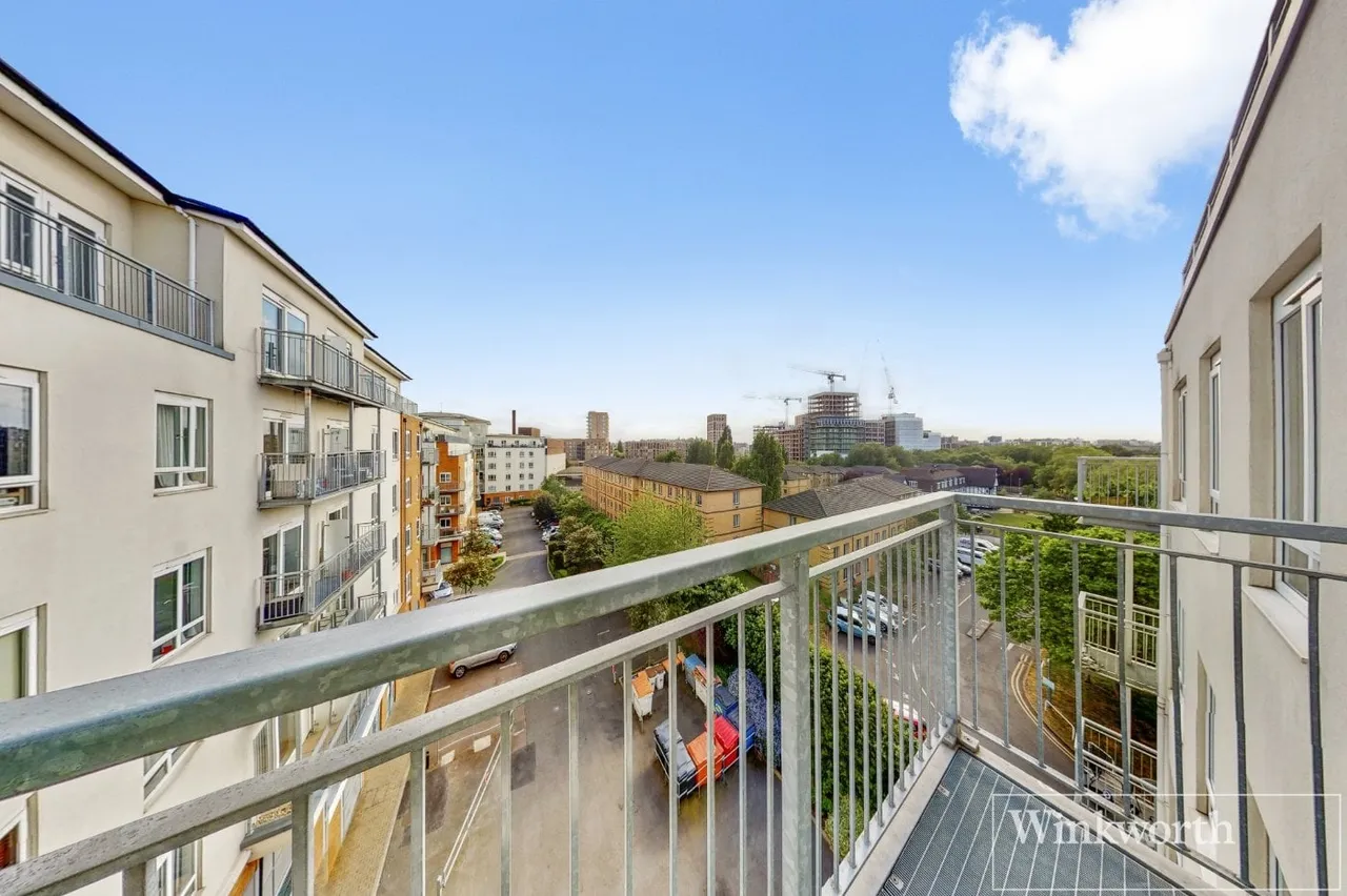 Bantam House, 6 Heritage Avenue, London, NW9, photo 7