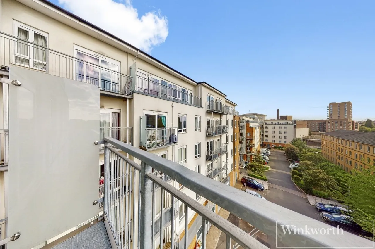 Bantam House, 6 Heritage Avenue, London, NW9, photo 6