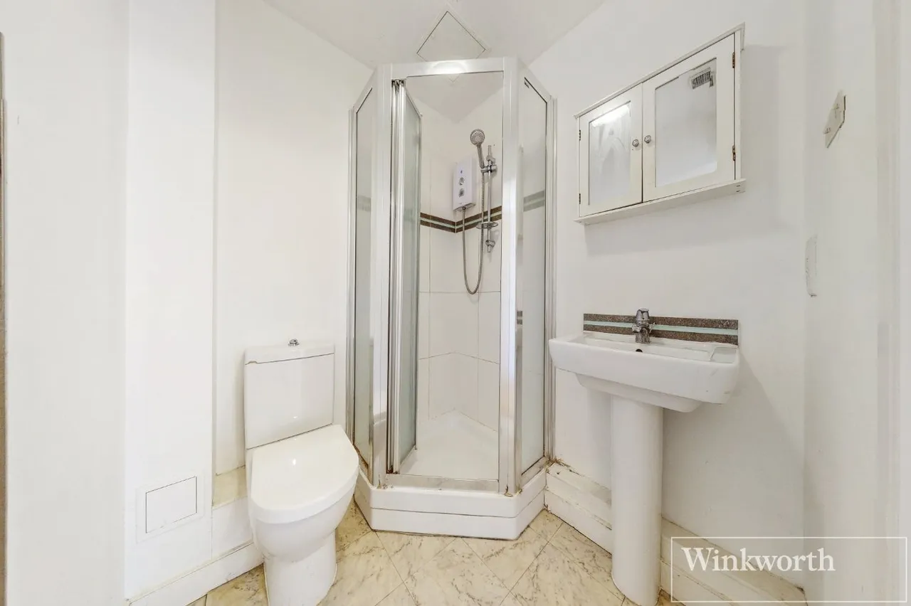 Bantam House, 6 Heritage Avenue, London, NW9, photo 10