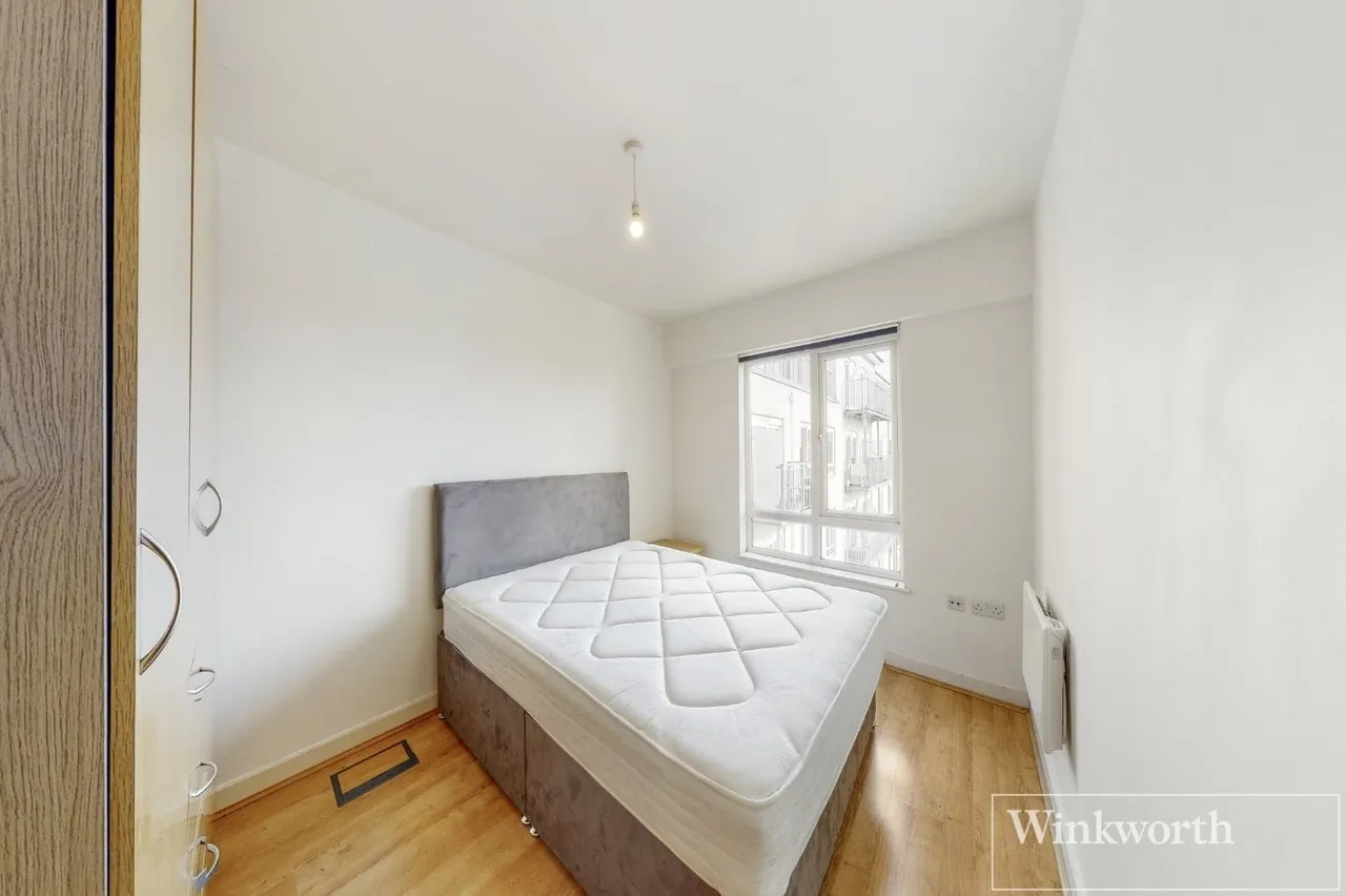 Bantam House, 6 Heritage Avenue, London, NW9, photo 8