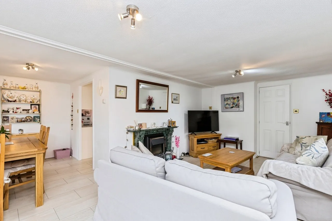 Lark Rise, Turners Hill Park, RH10, photo 10
