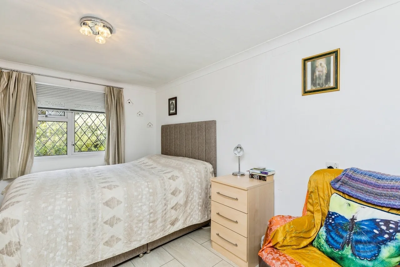 Lark Rise, Turners Hill Park, RH10, photo 8
