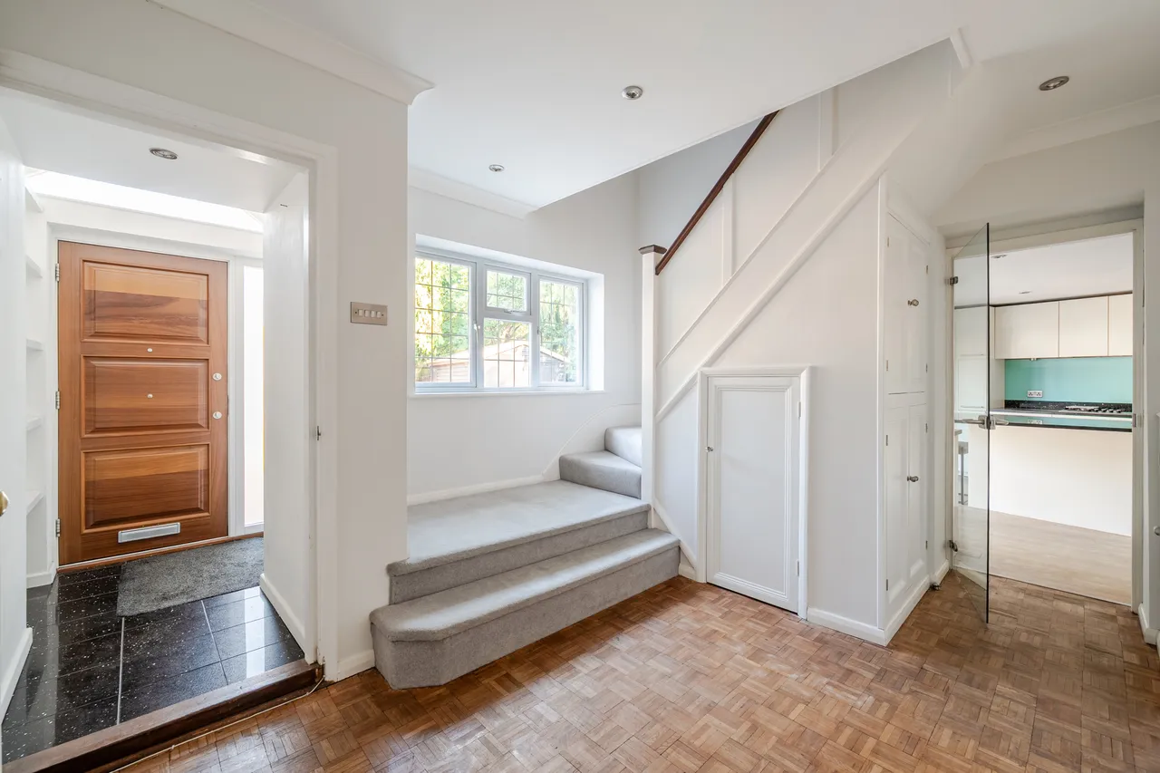Brooklands Road, Weybridge, KT13, photo 2