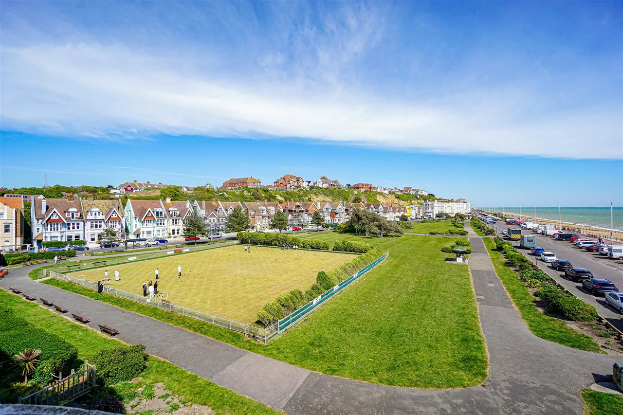 Grosvenor Gardens, St Leonards-On-Sea, photo 7