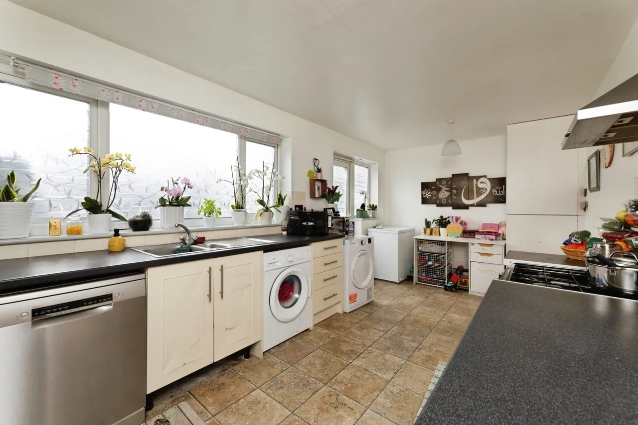 Wedderburn Road, Barking, IG11, photo 5