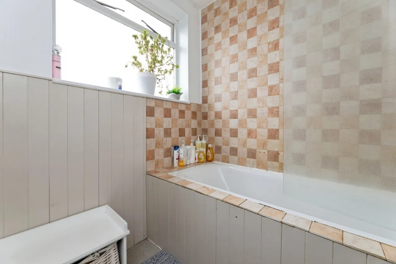 Wedderburn Road, Barking, IG11, photo 7