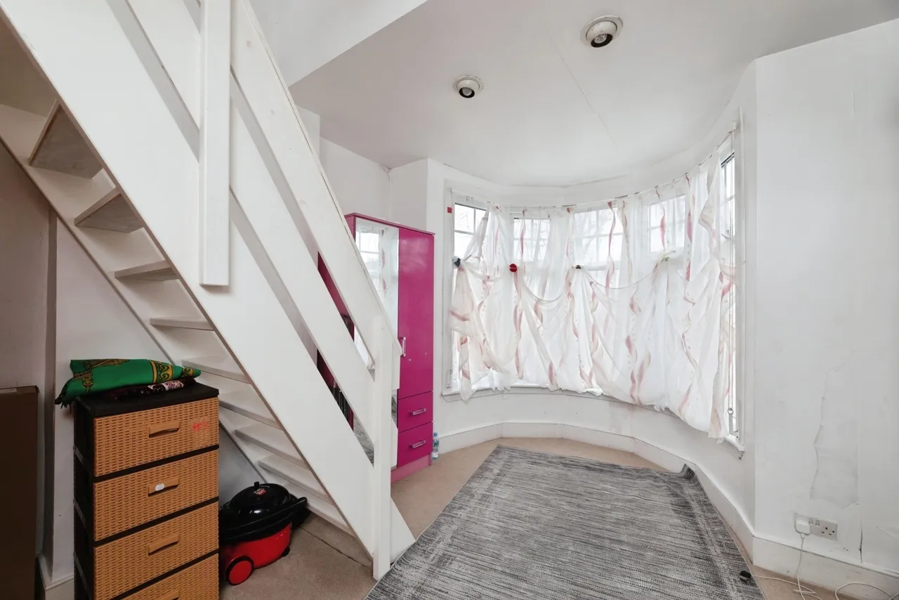 Wedderburn Road, Barking, IG11, photo 9