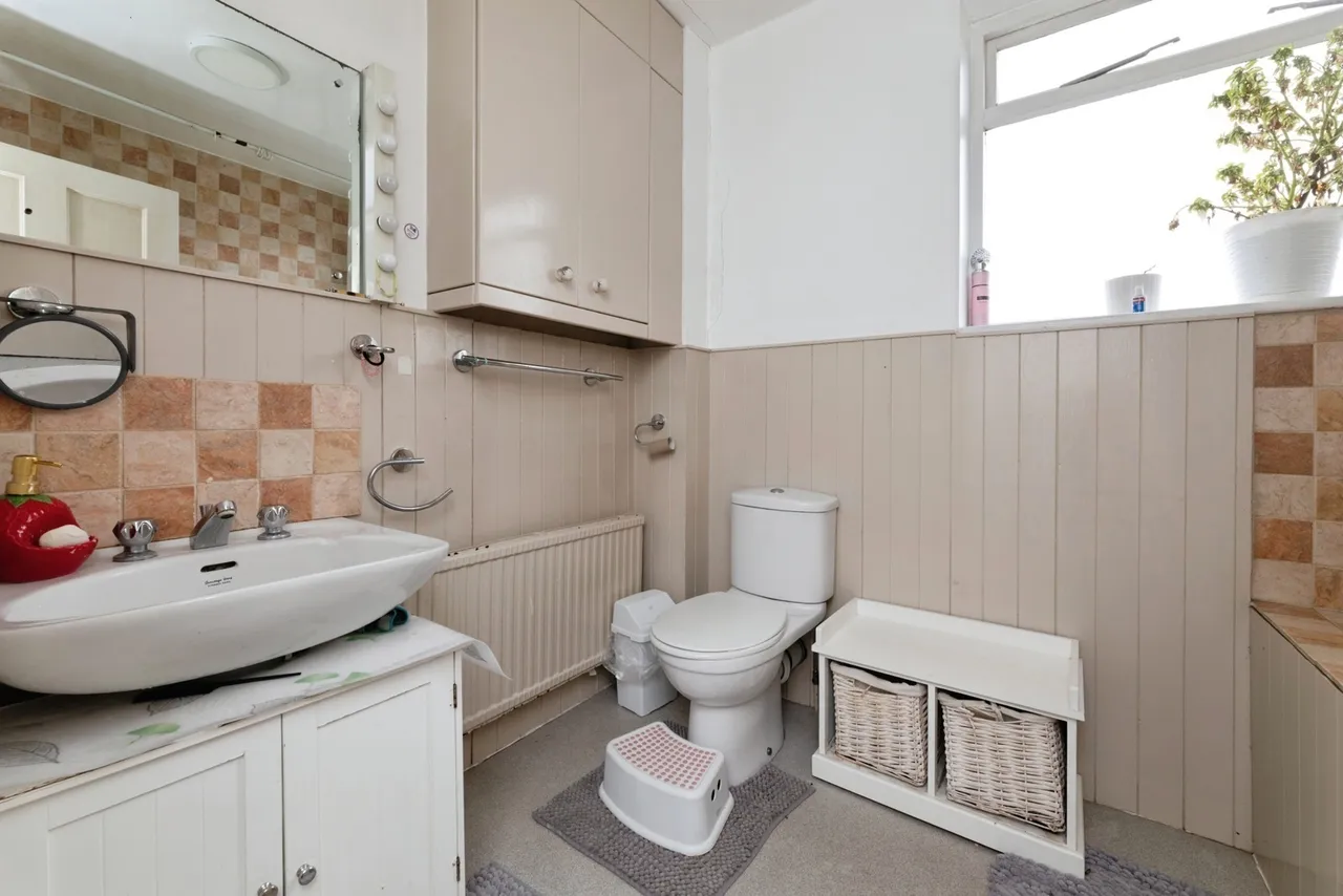 Wedderburn Road, Barking, IG11, photo 8