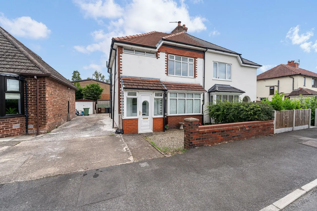 3 bed house for sale — Jean Avenue, Leigh, Leigh, WN7 3LX