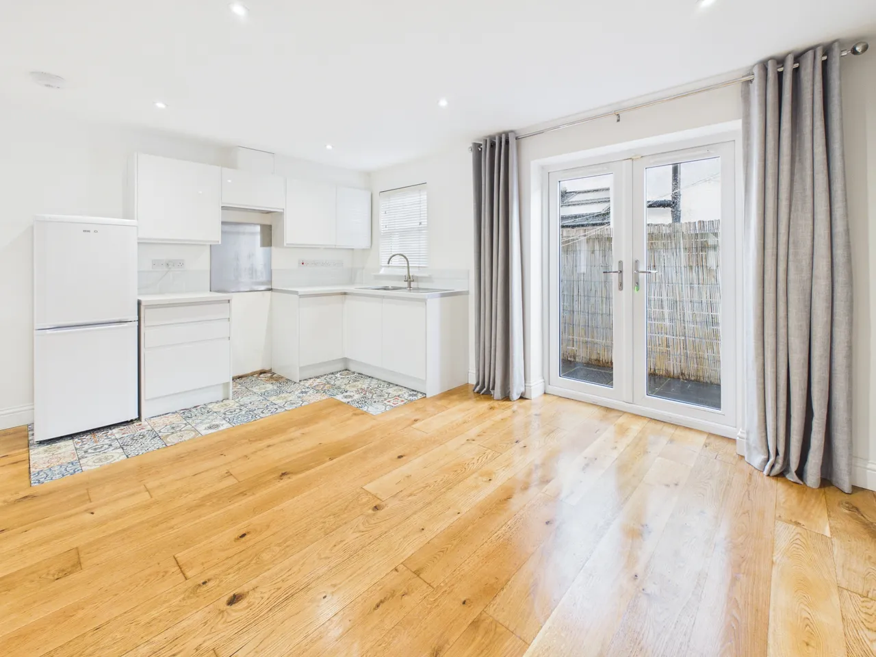 2 bed property to rent, Park Street, Cheltenham, GL50