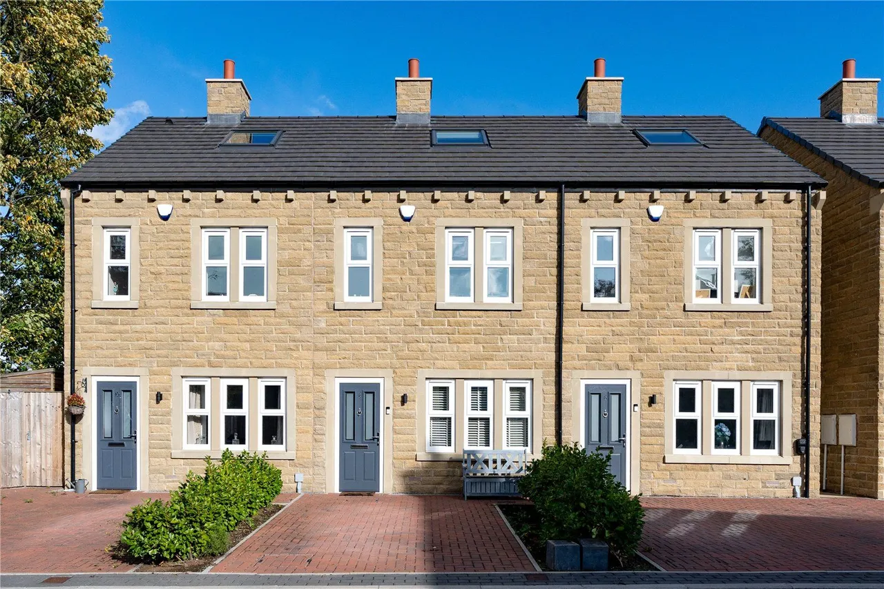 3 bed house for sale, Albion Close, Apperley Bridge, BD10