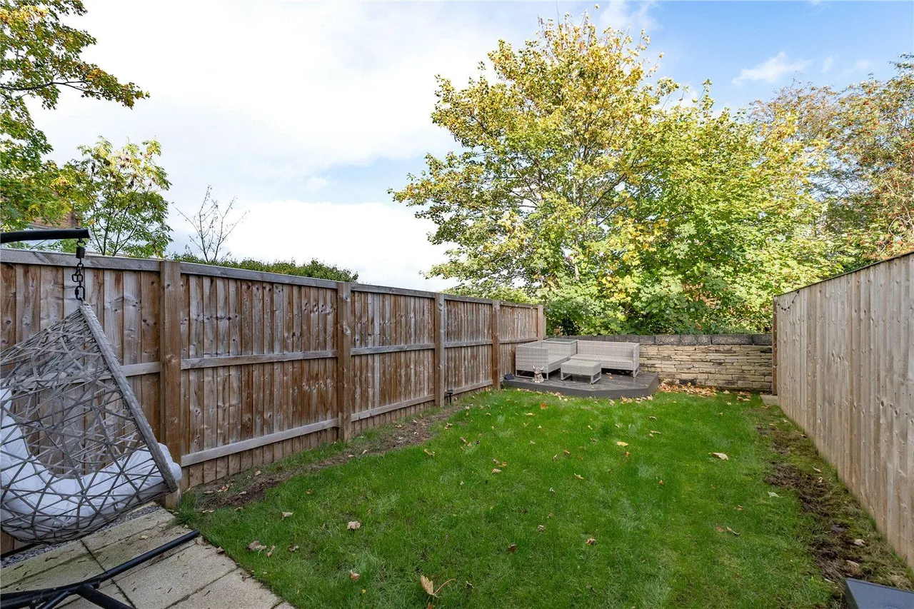 Albion Close, Apperley Bridge, BD10, photo 13