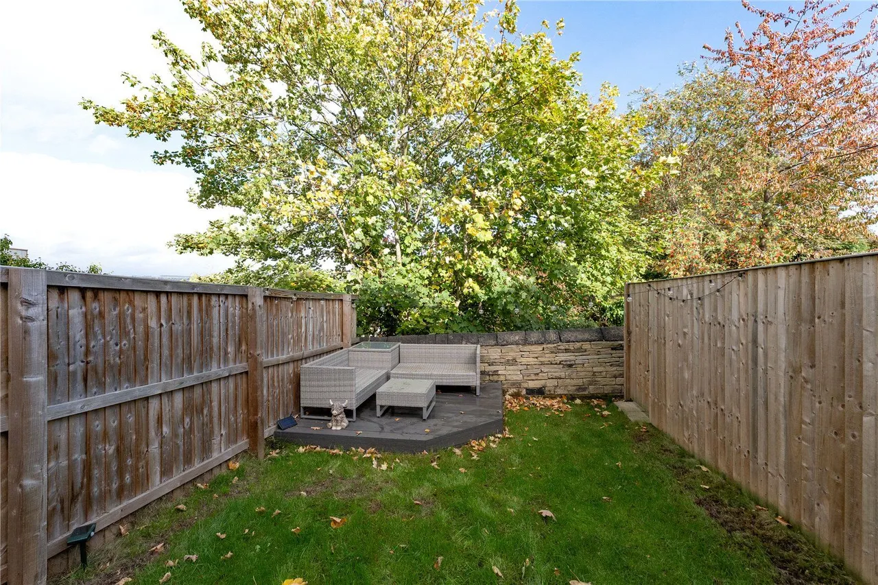 Albion Close, Apperley Bridge, BD10, photo 14