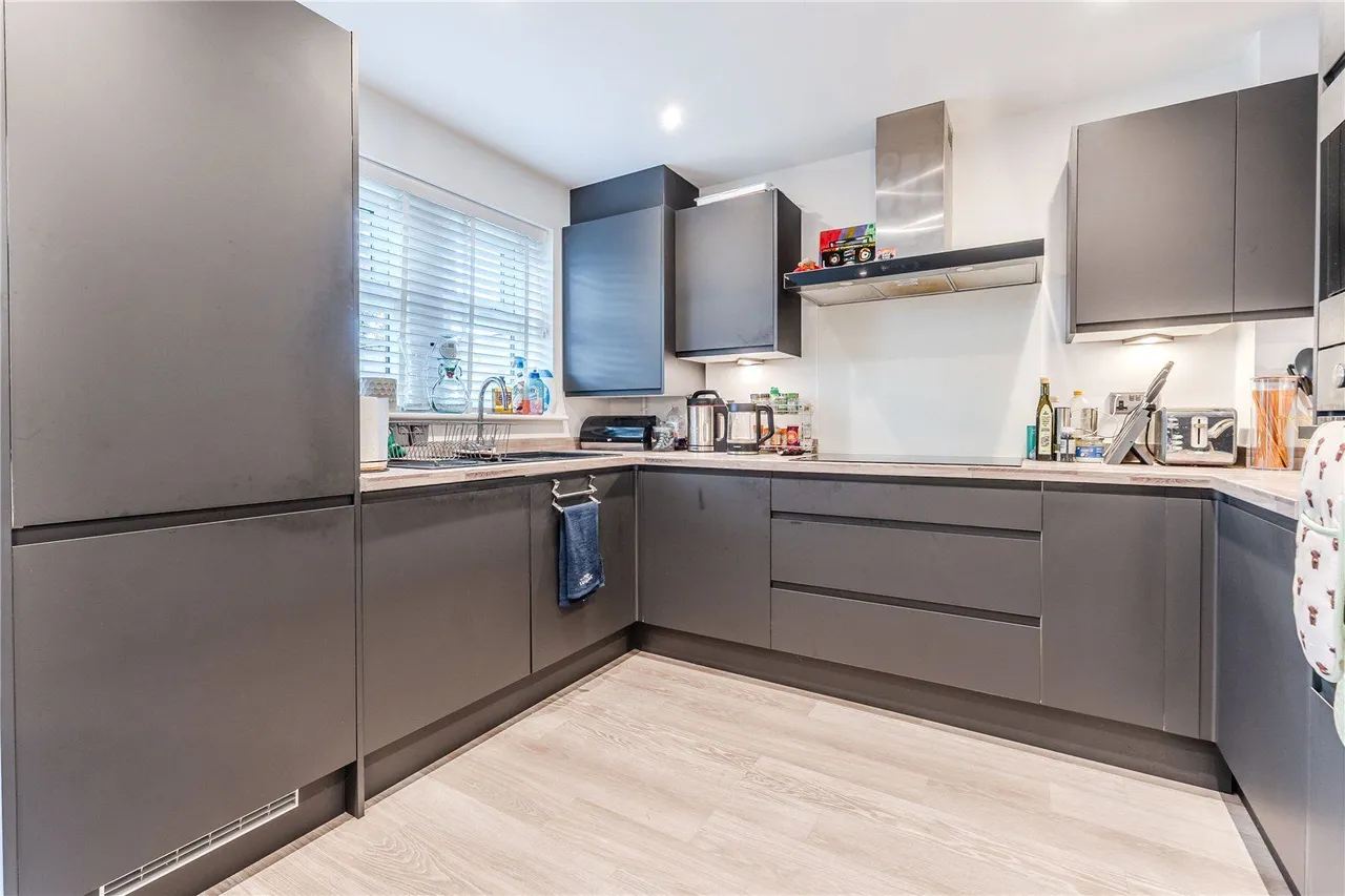 Albion Close, Apperley Bridge, BD10, photo 4