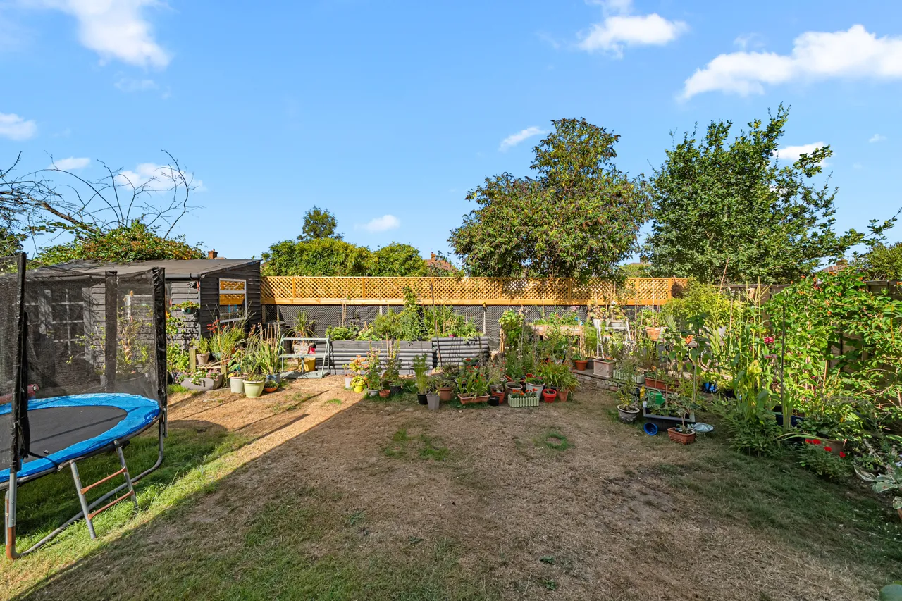 Beverley Close, Addlestone, KT15, photo 12