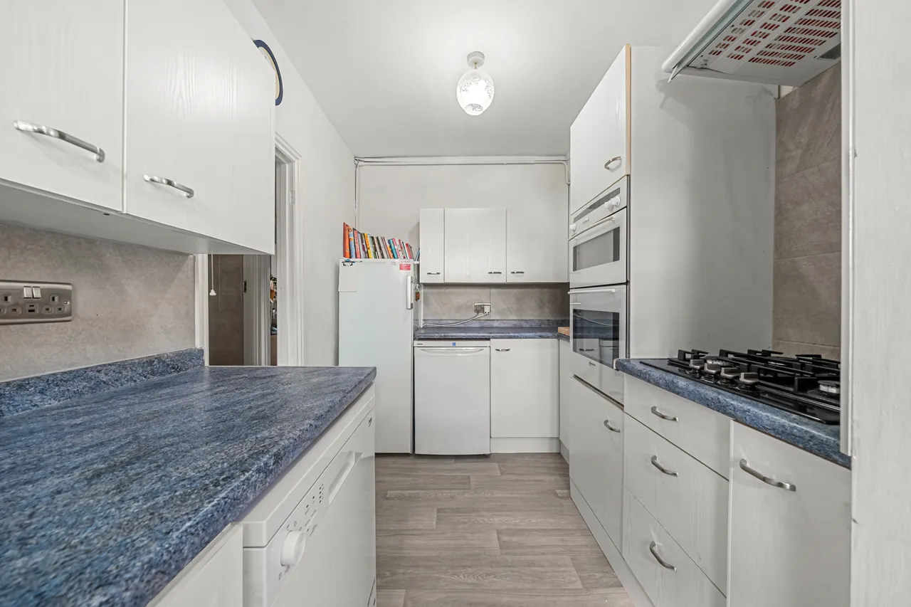 Beverley Close, Addlestone, KT15, photo 6