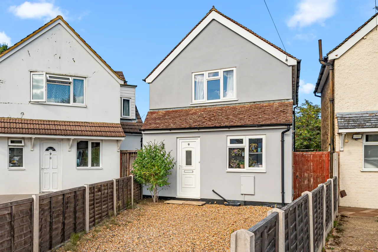 3 bed house for sale, Beverley Close, Addlestone, KT15