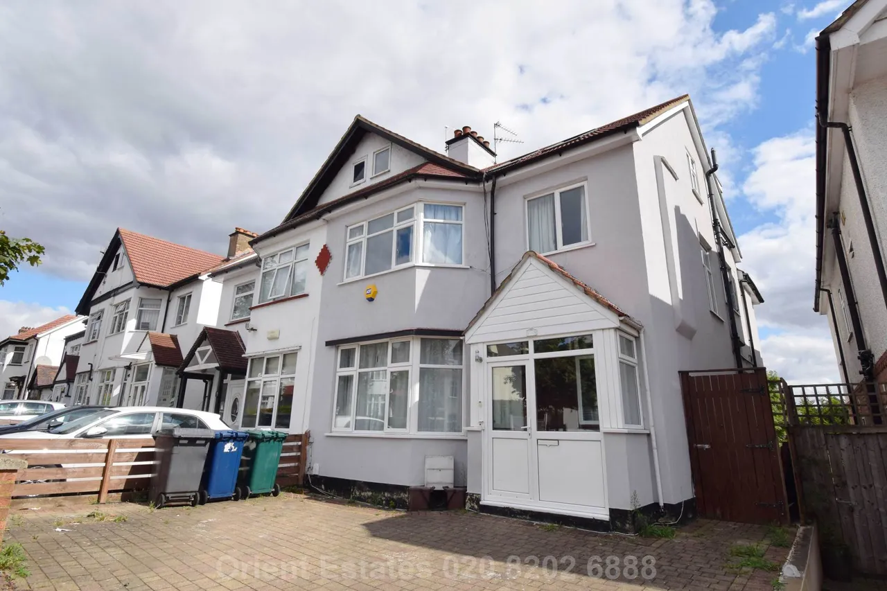 5 bed house to rent — Neeld Crescent, London, NW4 3RP