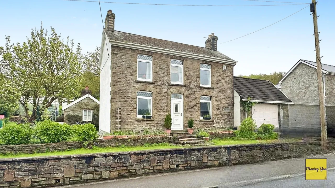 3 bed house for sale — Ynys Y Mond Road, Alltwen, SA8 3BA
